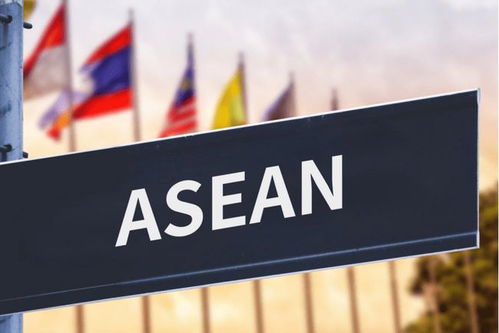 2.6萬(wàn)億,中國(guó)與東盟貿(mào)易再上臺(tái)階 新加坡 東盟要擴(kuò)大與華合作